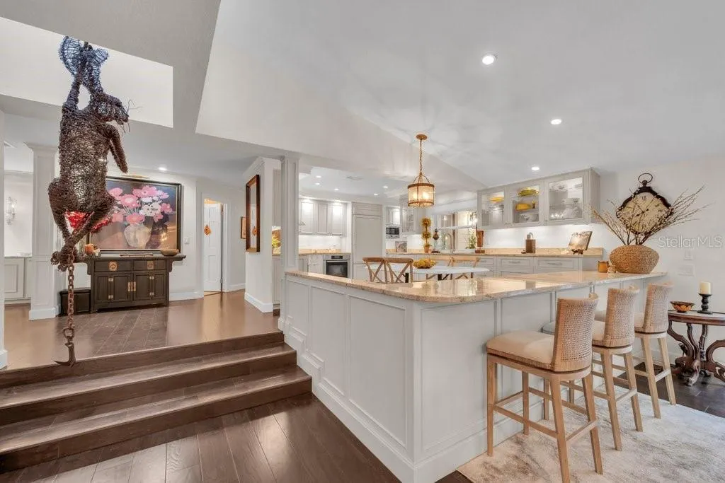 1184 WEYBRIDGE LN
