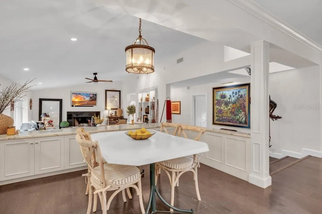 1184 WEYBRIDGE LN