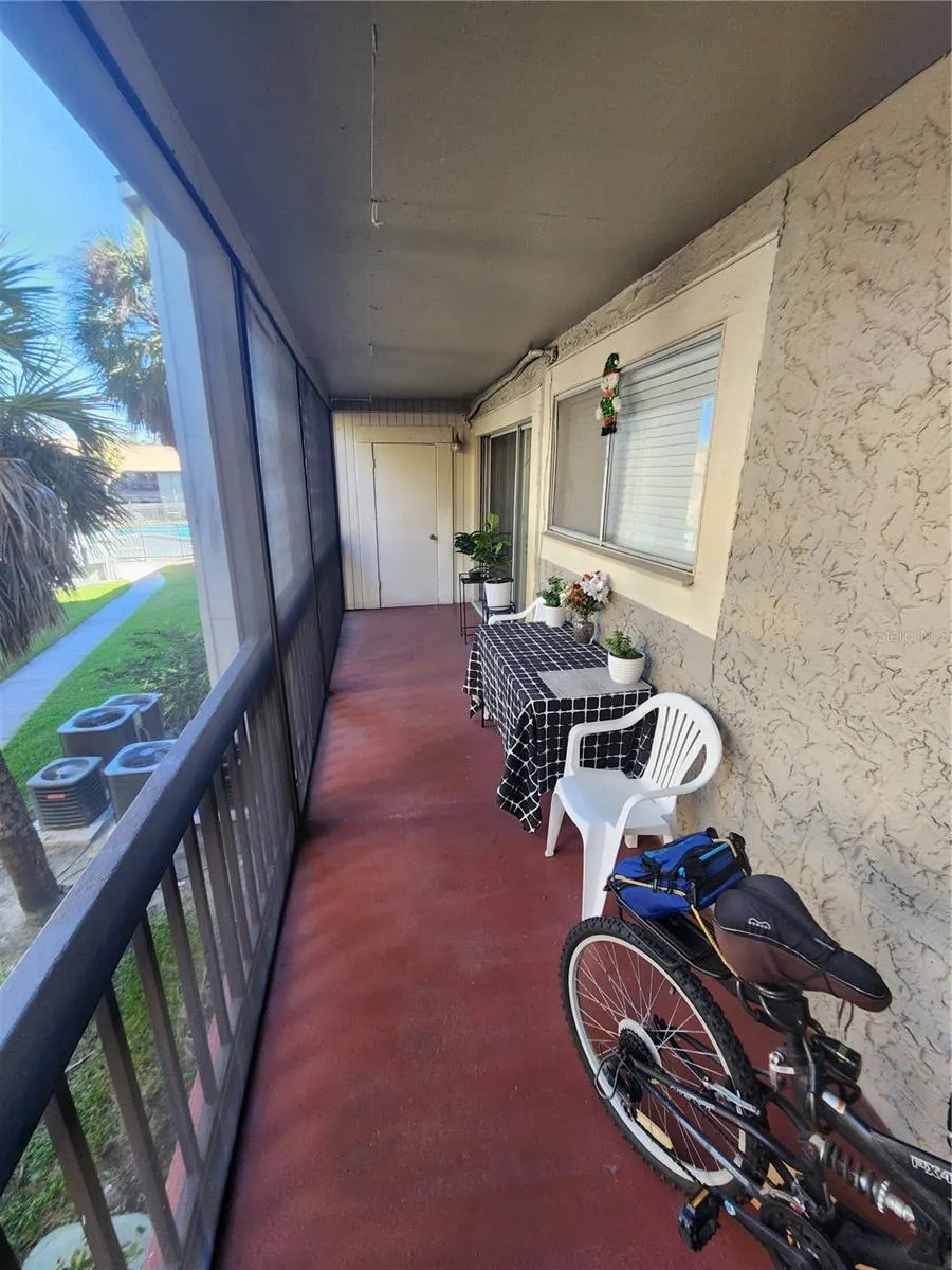 6308 NEWTOWN CIR #B2 #B2