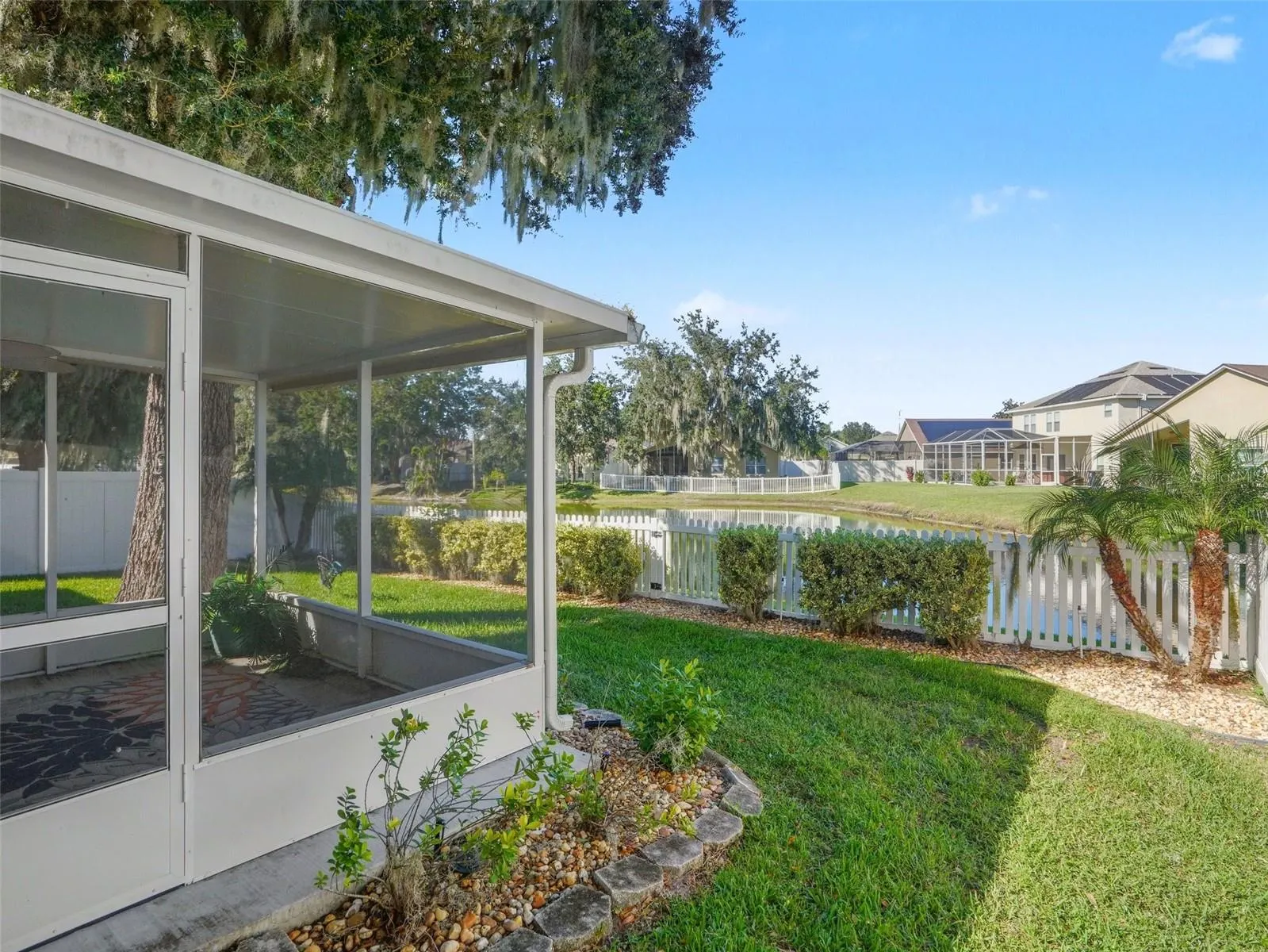 2608 WHITEWOOD RD