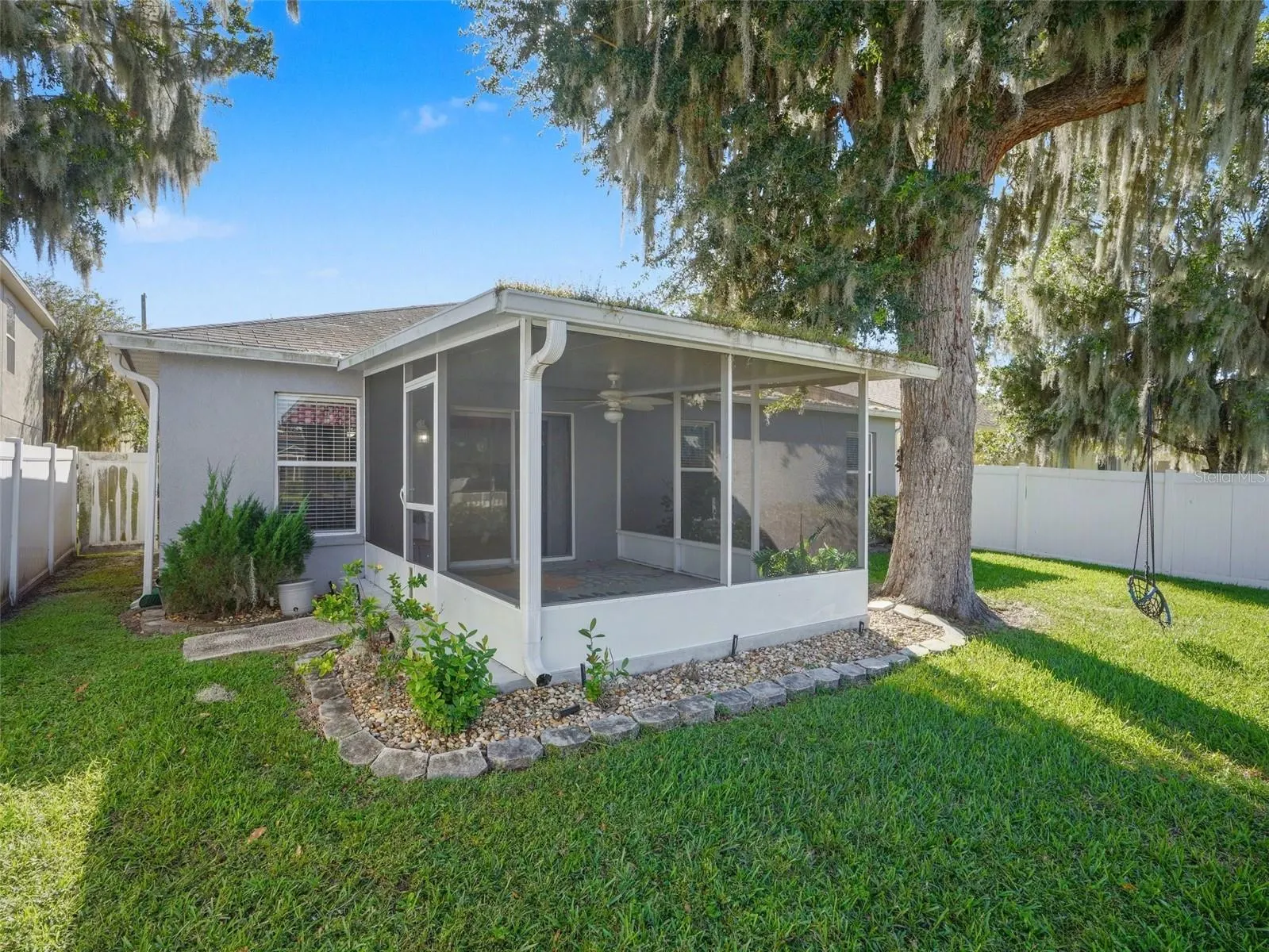 2608 WHITEWOOD RD