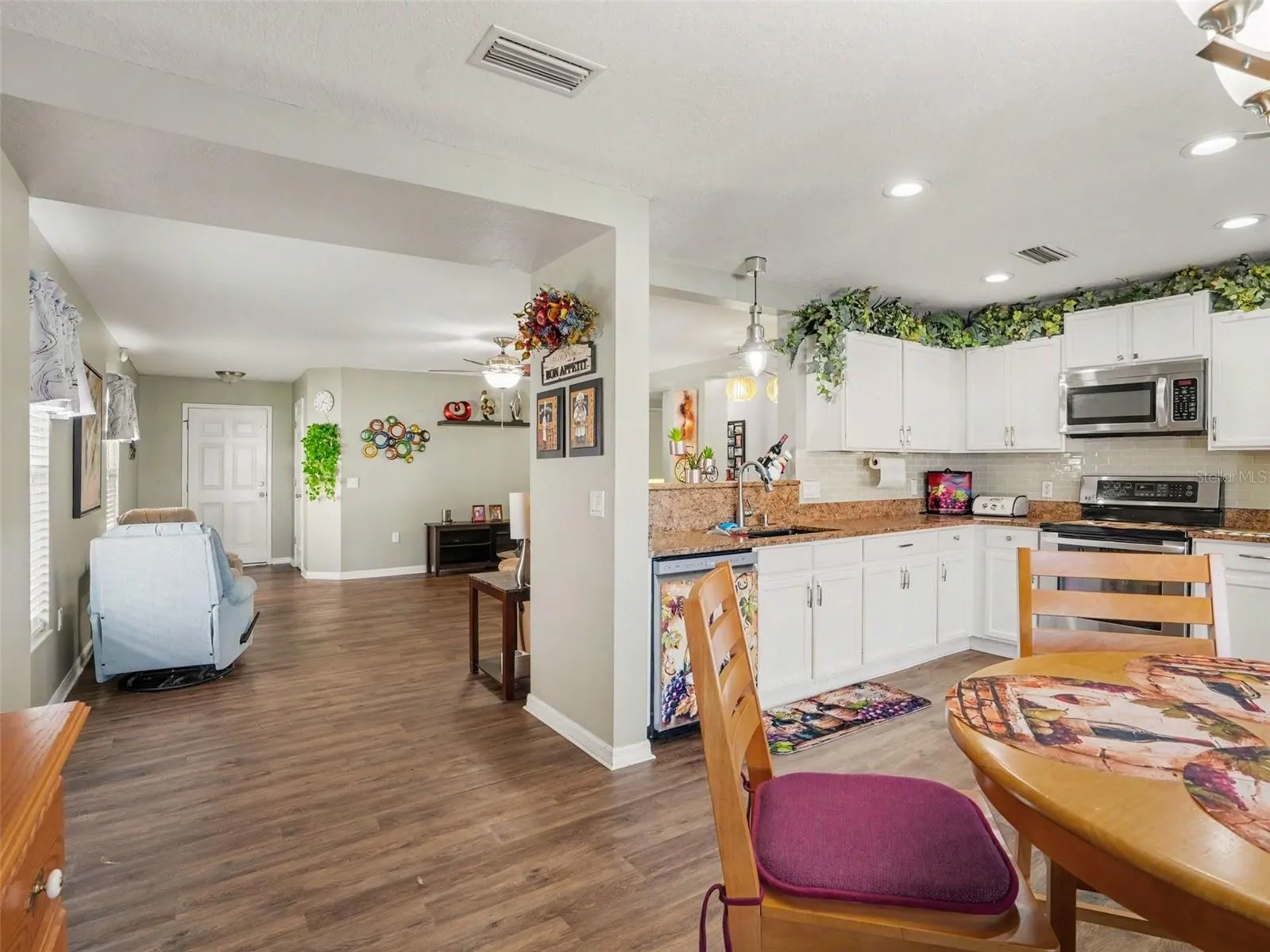 2608 WHITEWOOD RD