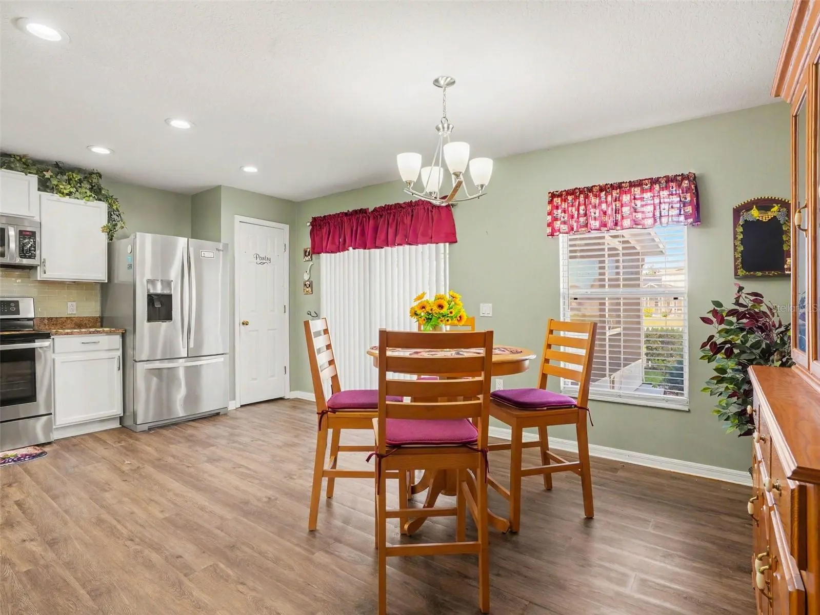 2608 WHITEWOOD RD