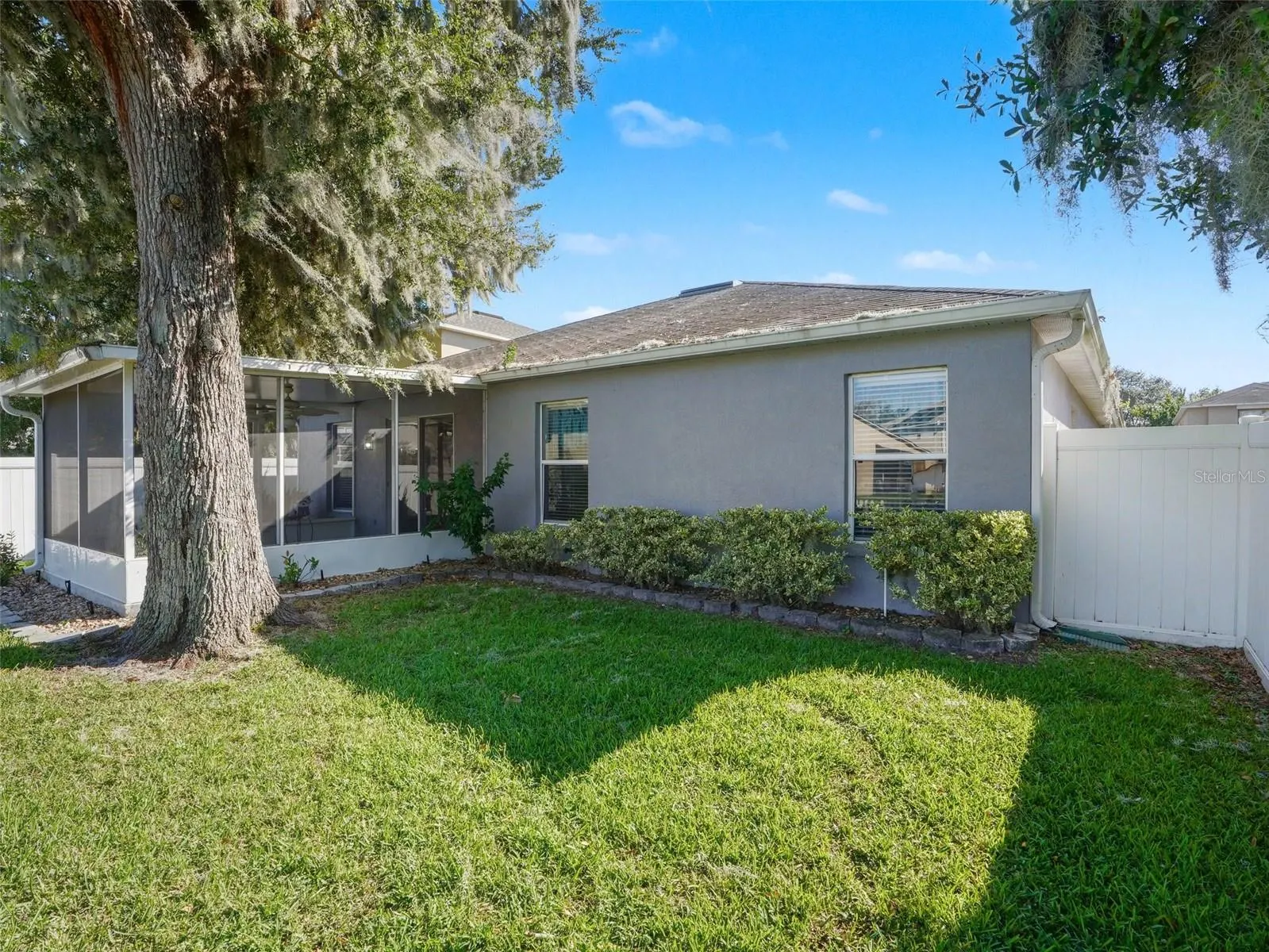 2608 WHITEWOOD RD