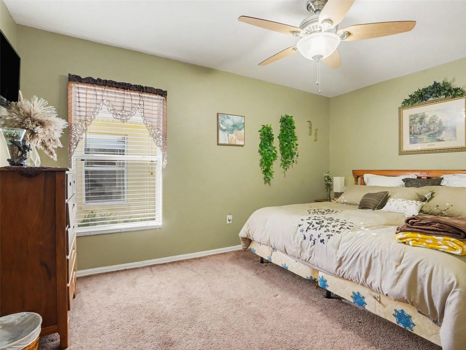 2608 WHITEWOOD RD