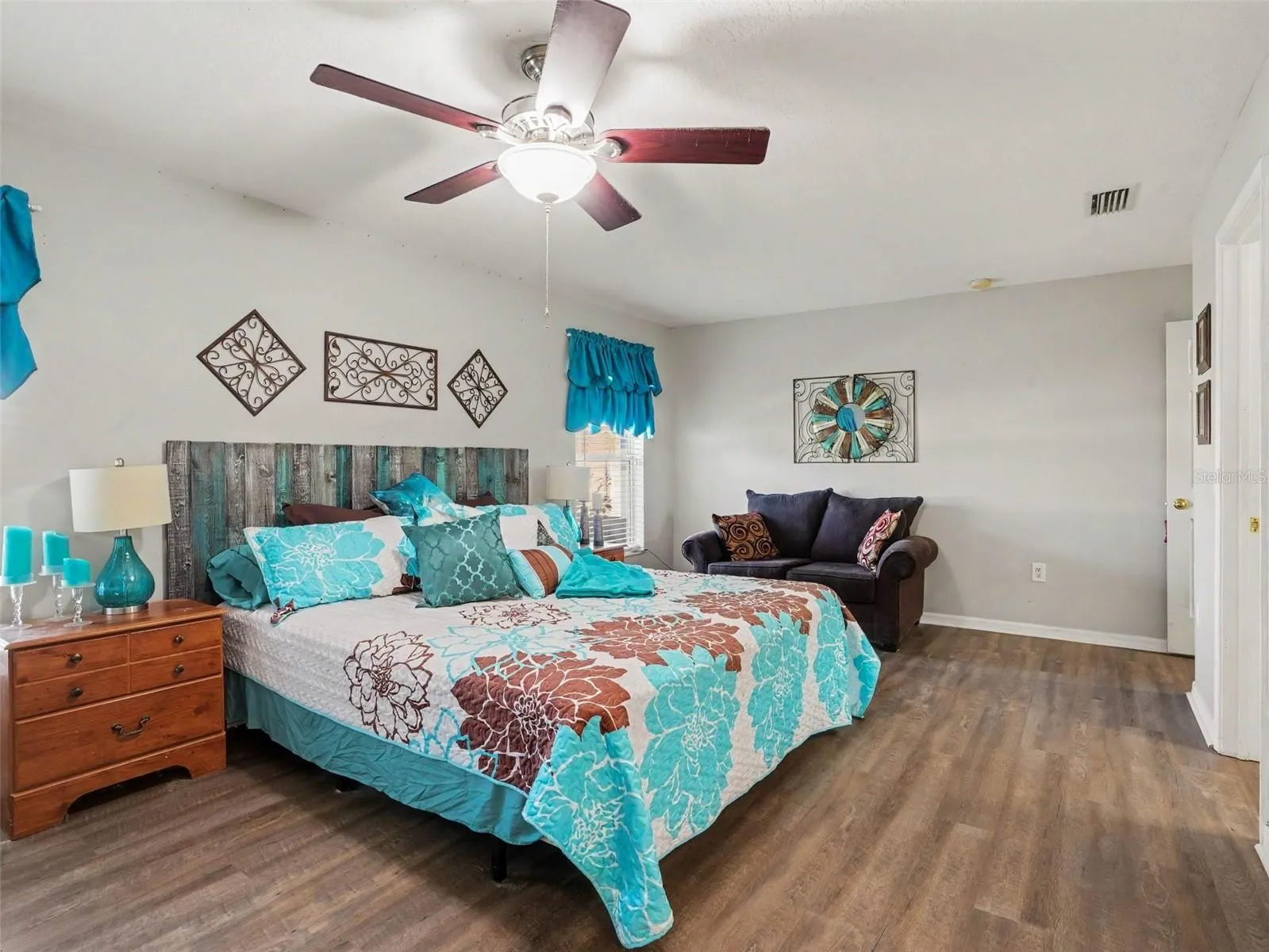 2608 WHITEWOOD RD