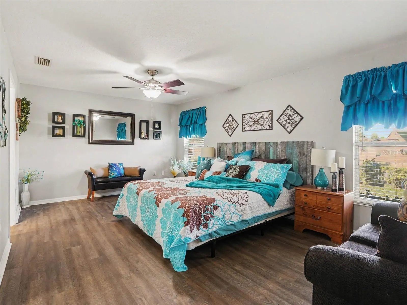 2608 WHITEWOOD RD