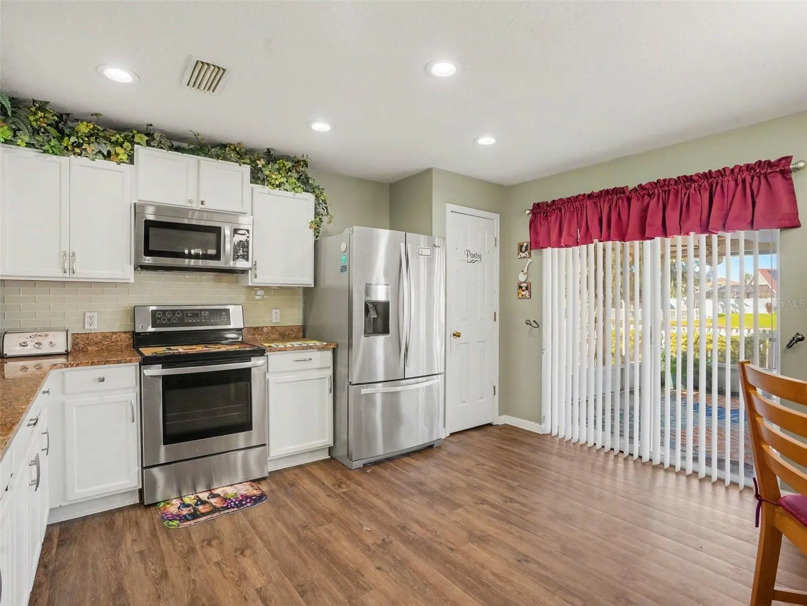 2608 WHITEWOOD RD