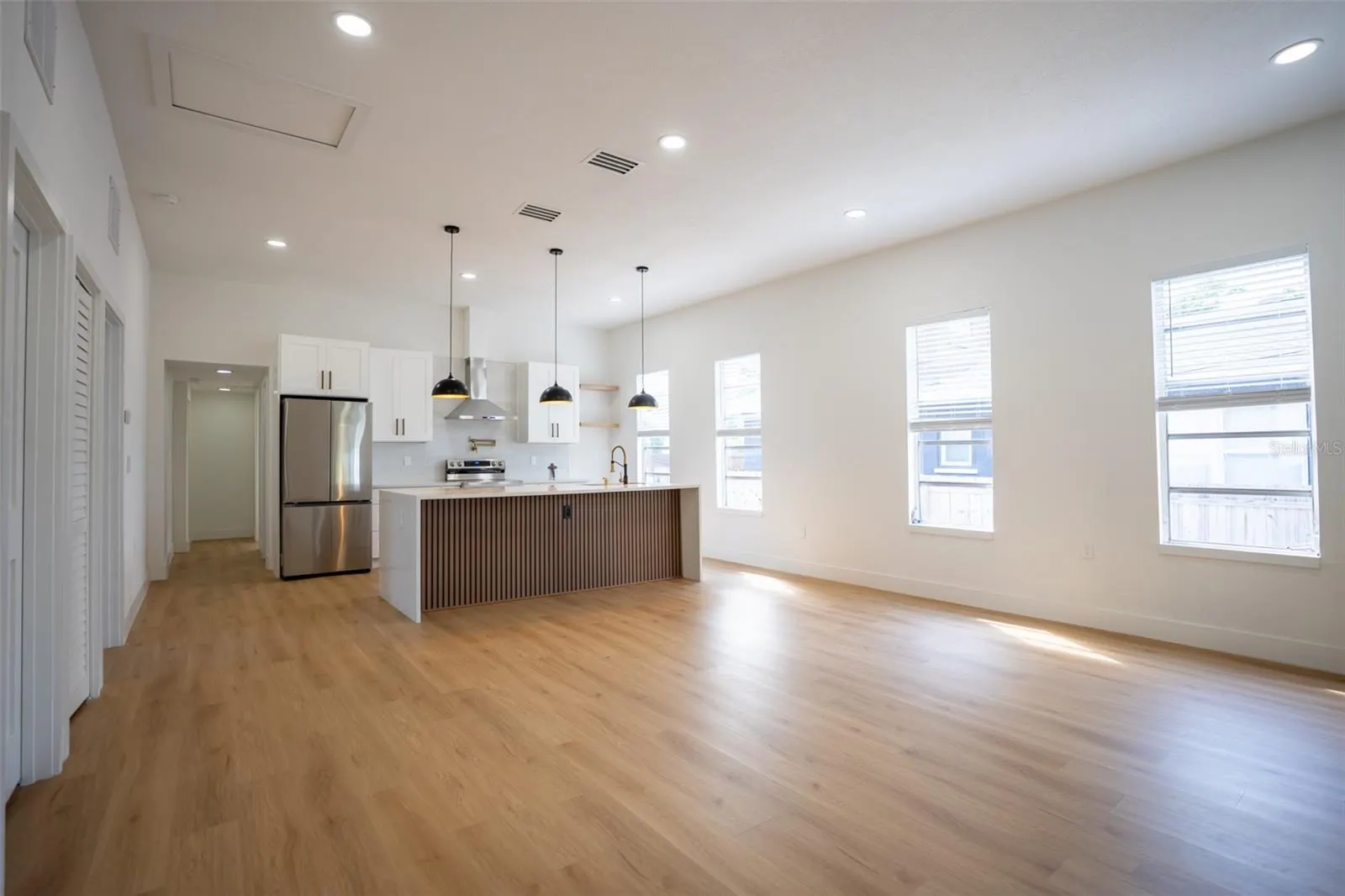 1209 E 18TH AVE