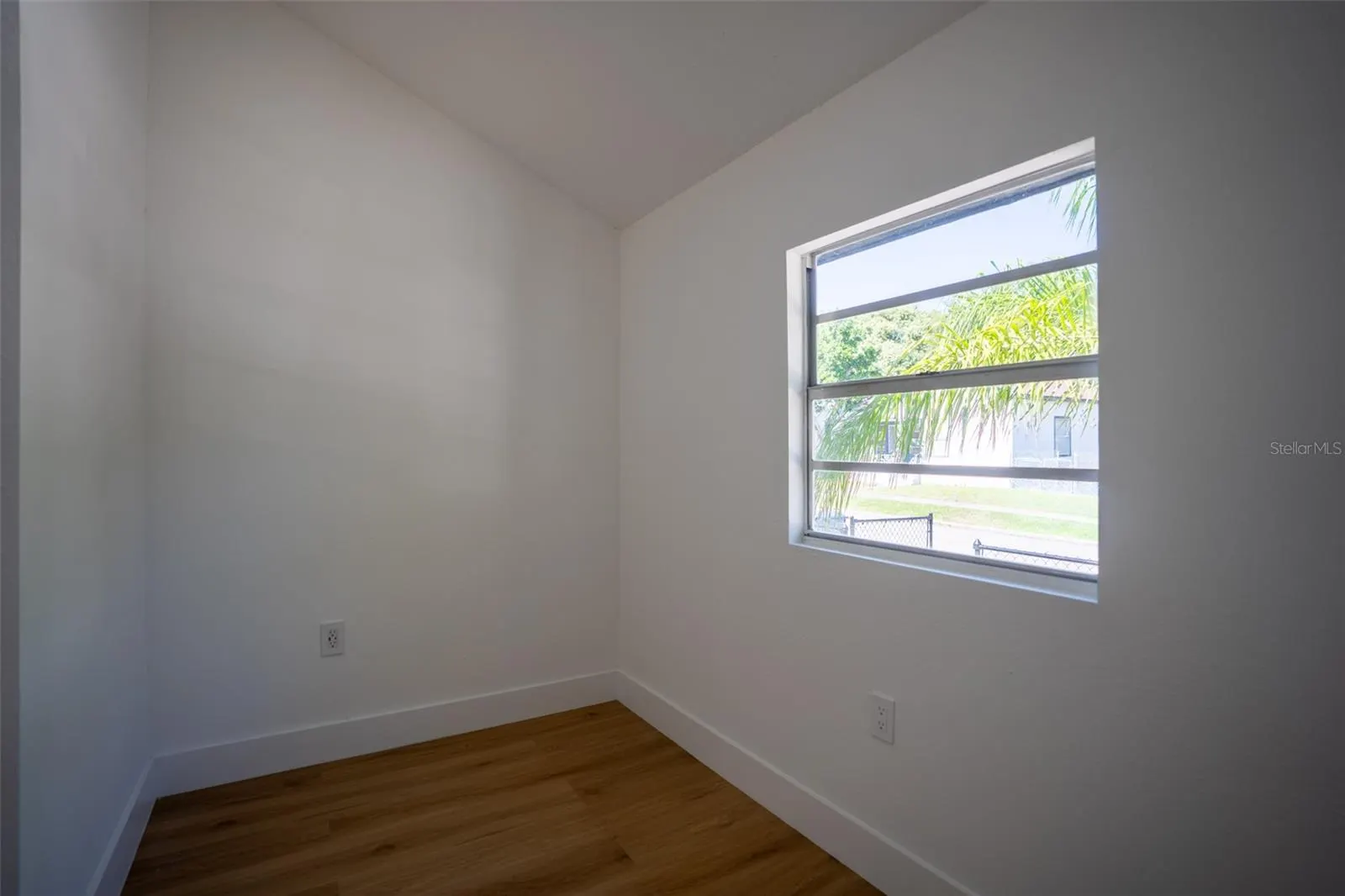 1209 E 18TH AVE