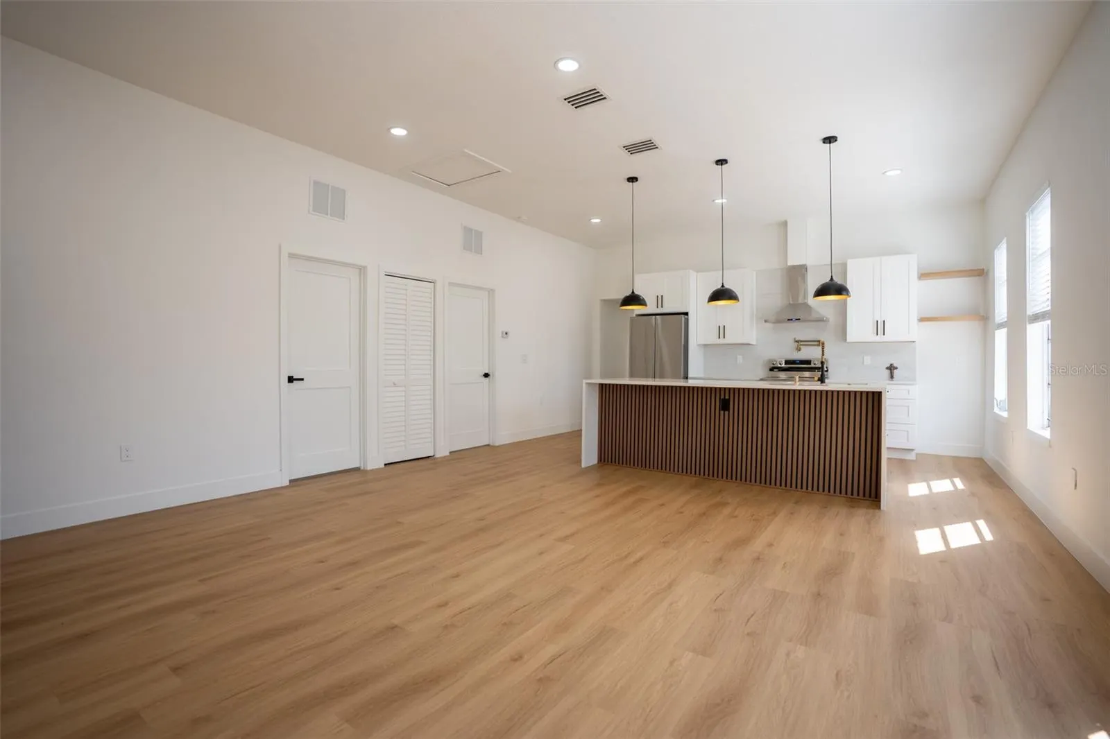 1209 E 18TH AVE