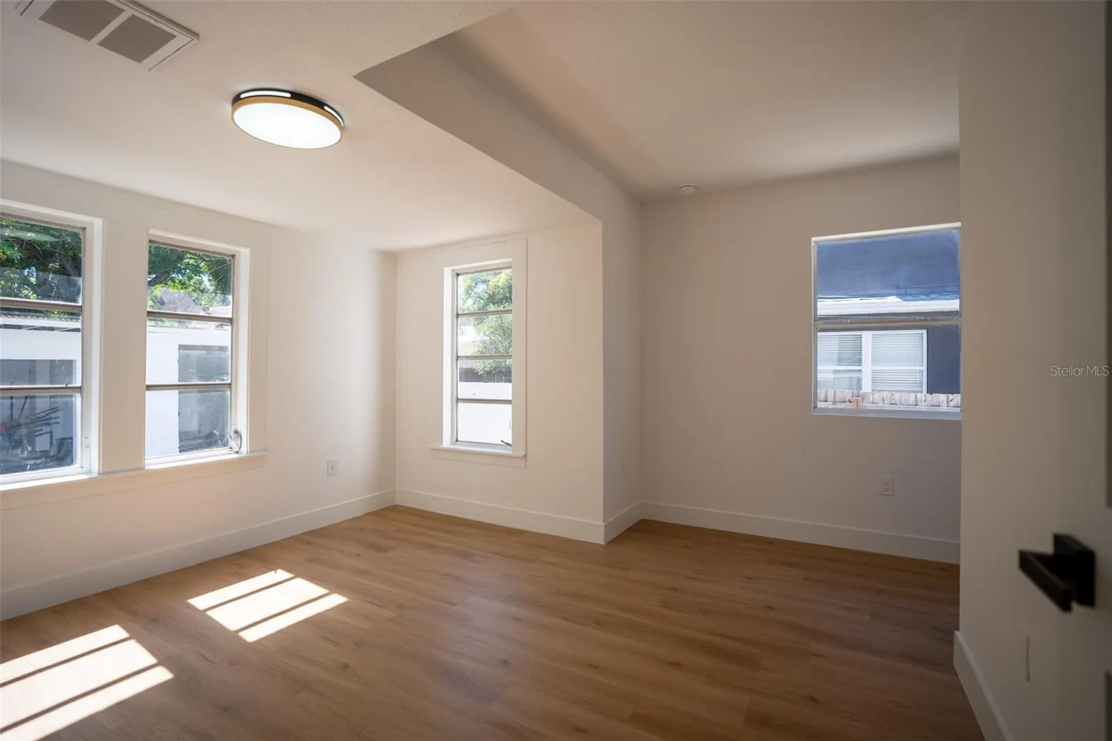1209 E 18TH AVE