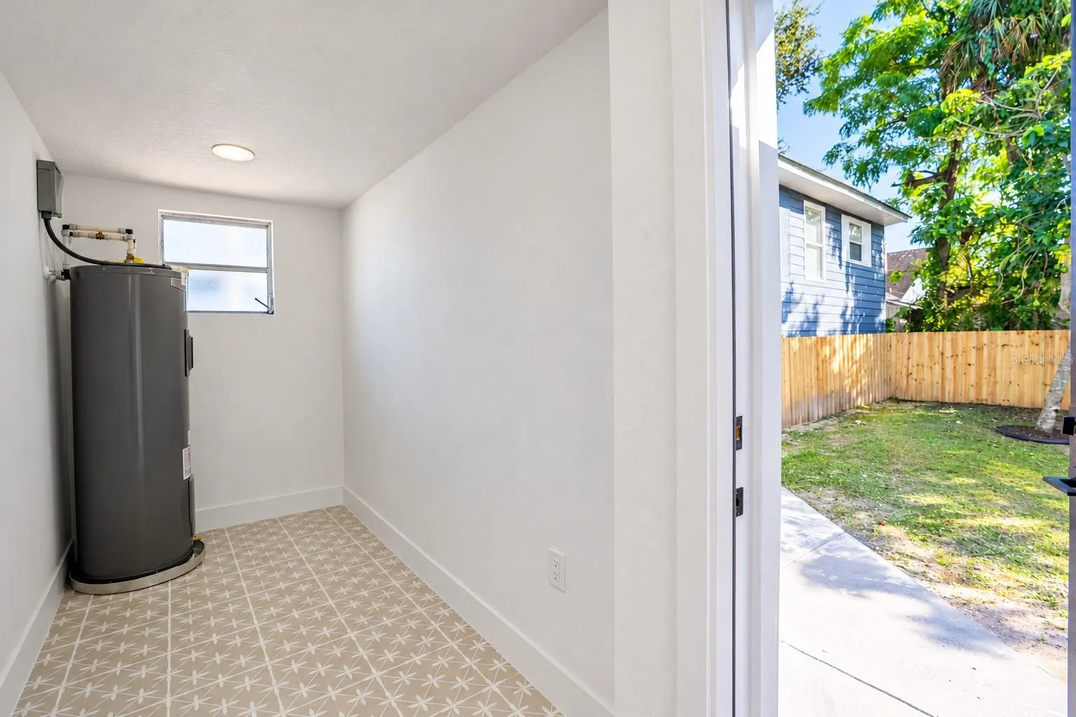 1209 E 18TH AVE