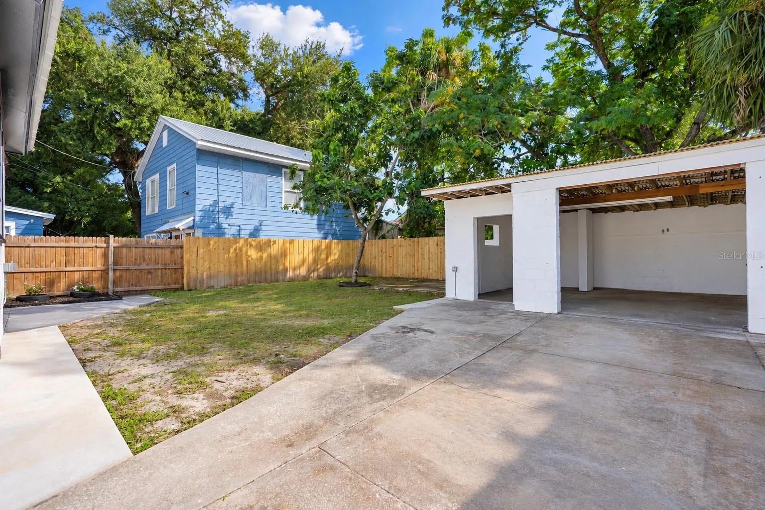 1209 E 18TH AVE