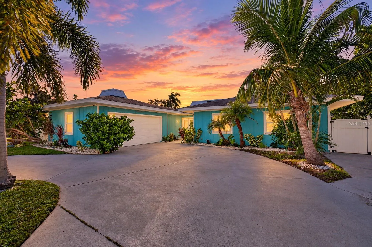 4643 BAY CREST DR