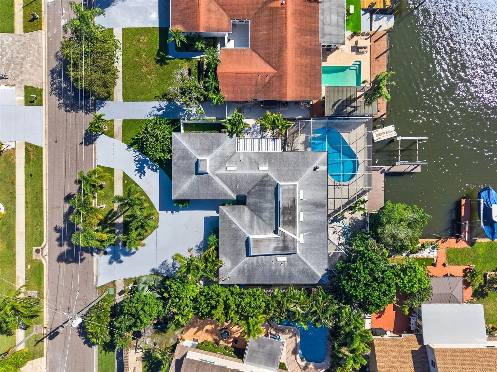 4643 BAY CREST DR