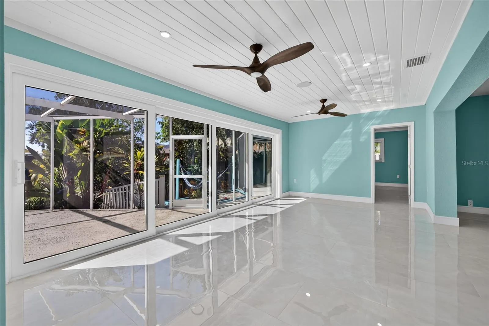 4643 BAY CREST DR