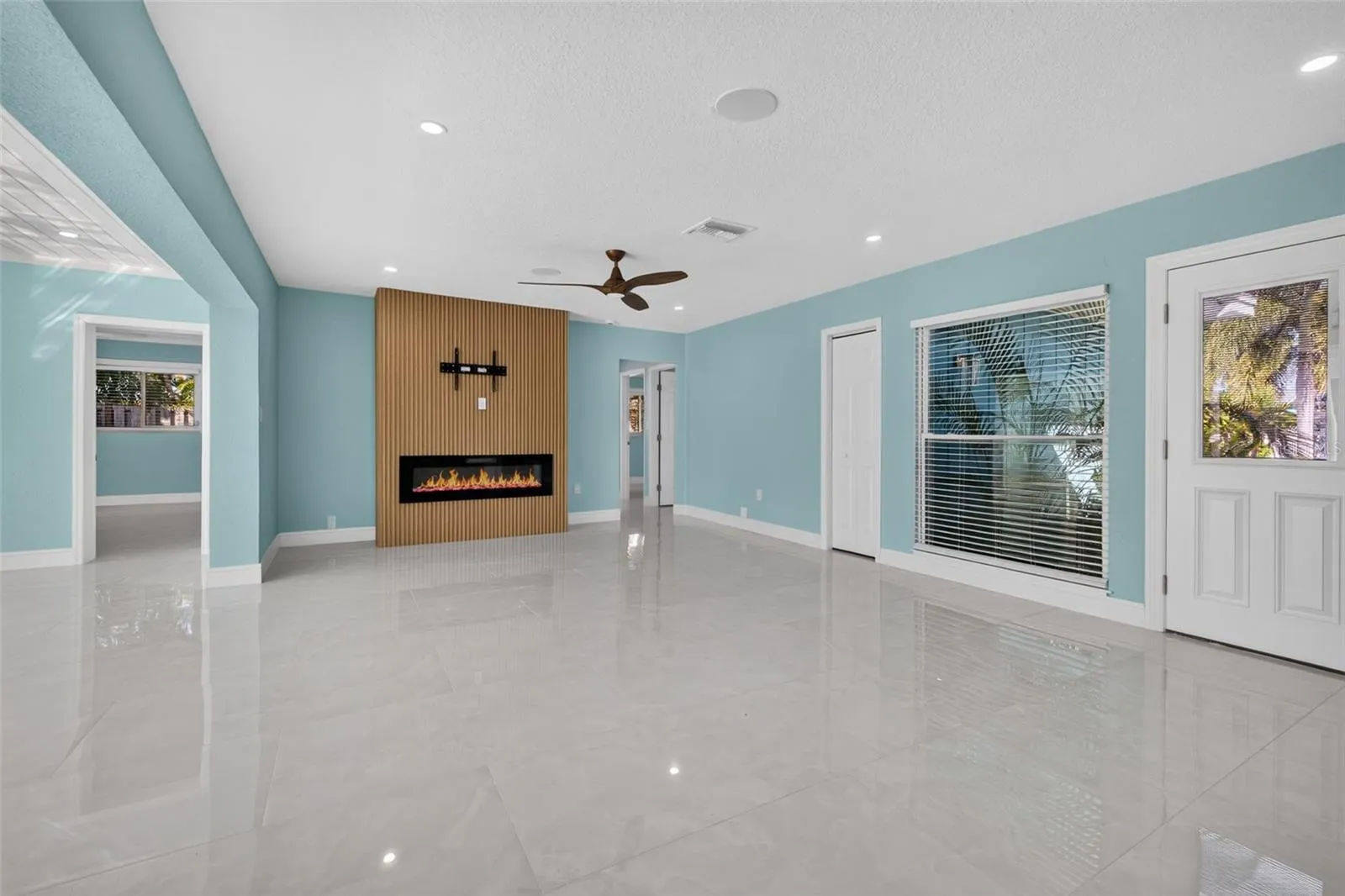 4643 BAY CREST DR