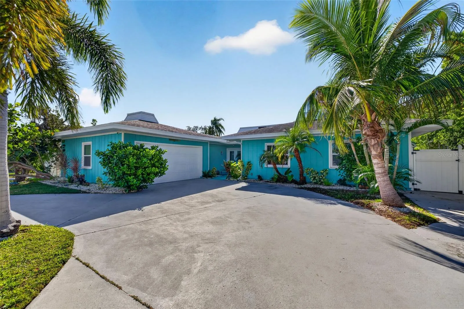 4643 BAY CREST DR