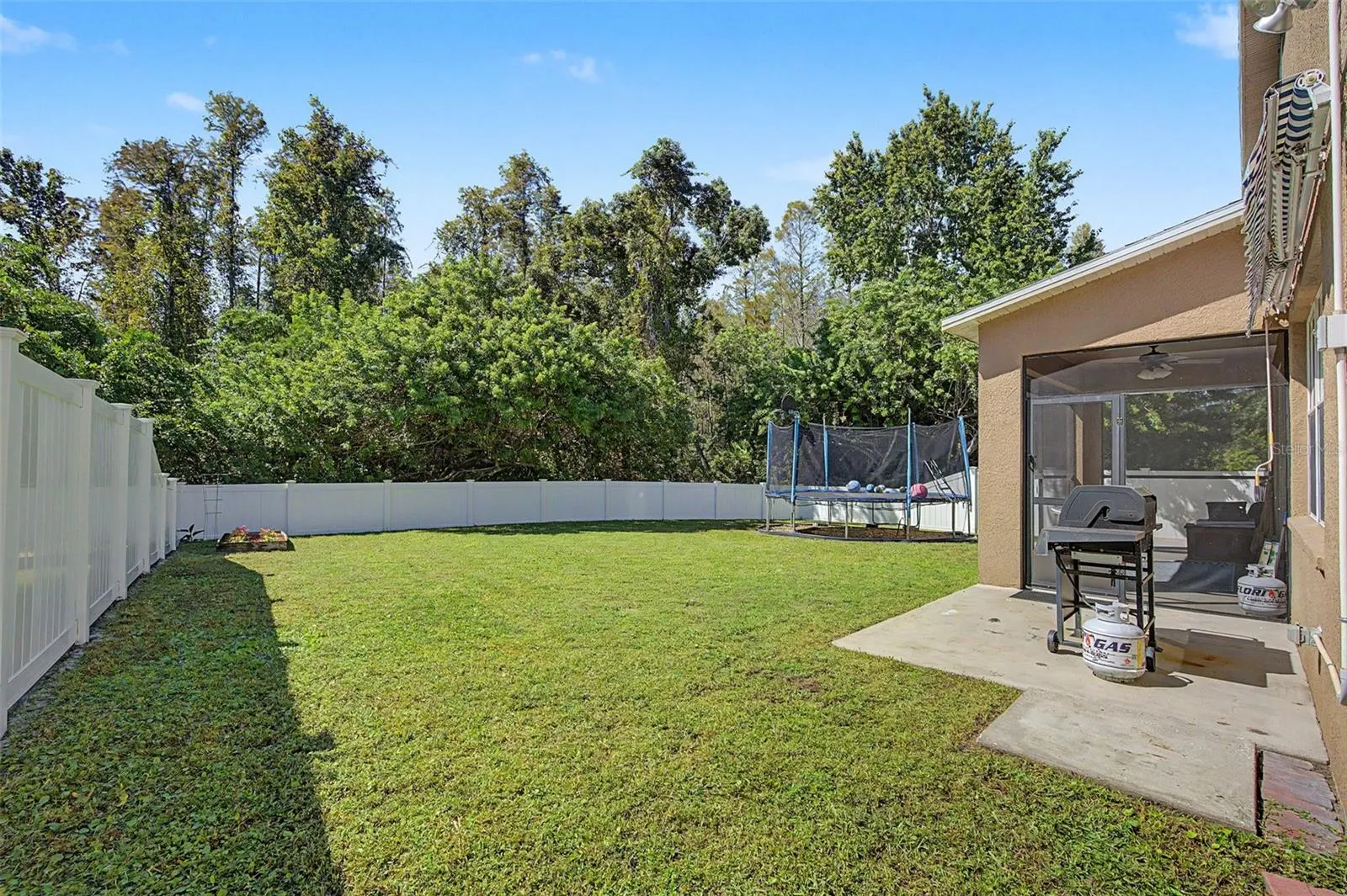 19266 FISHERMANS BEND DR