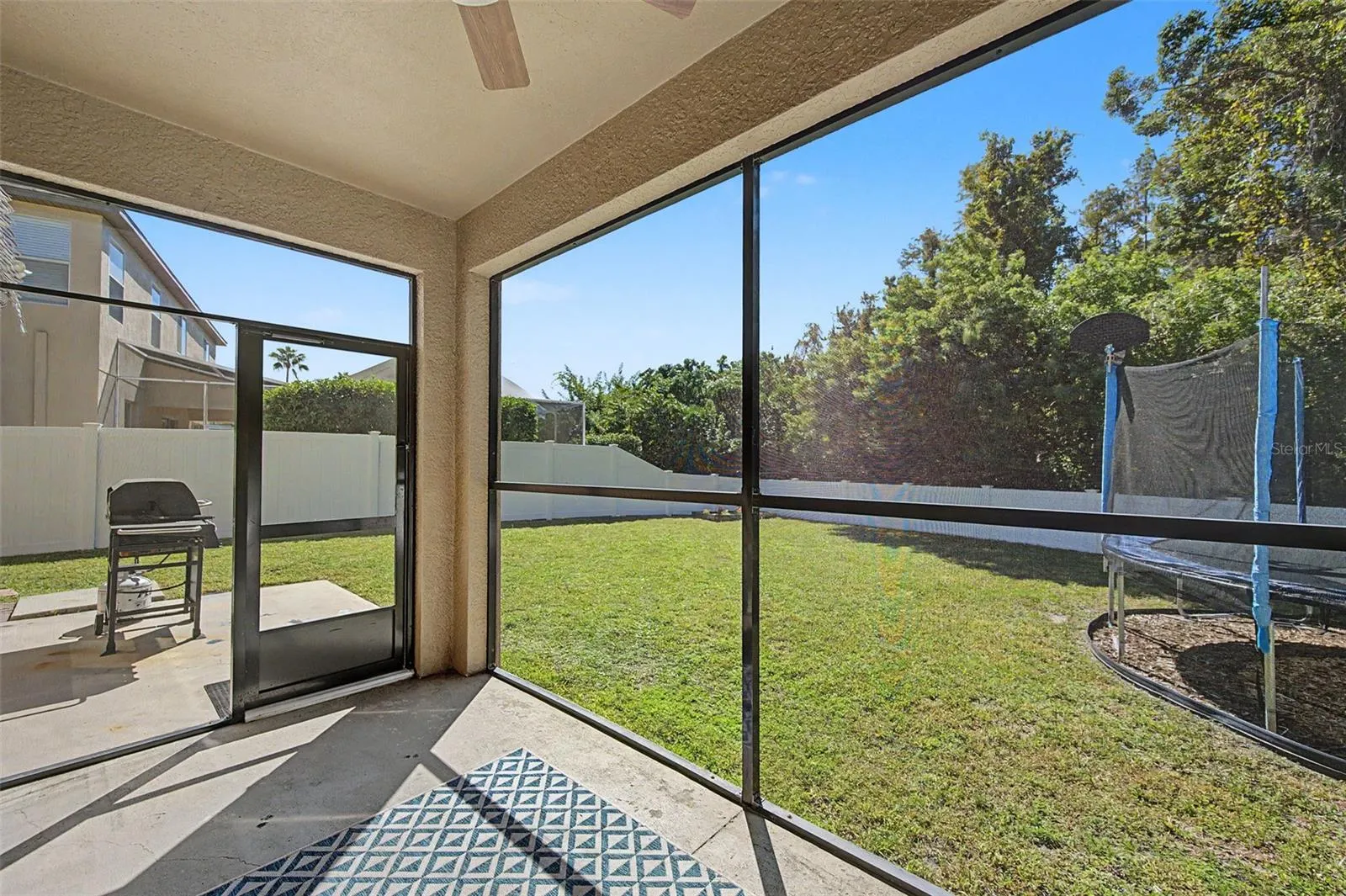19266 FISHERMANS BEND DR