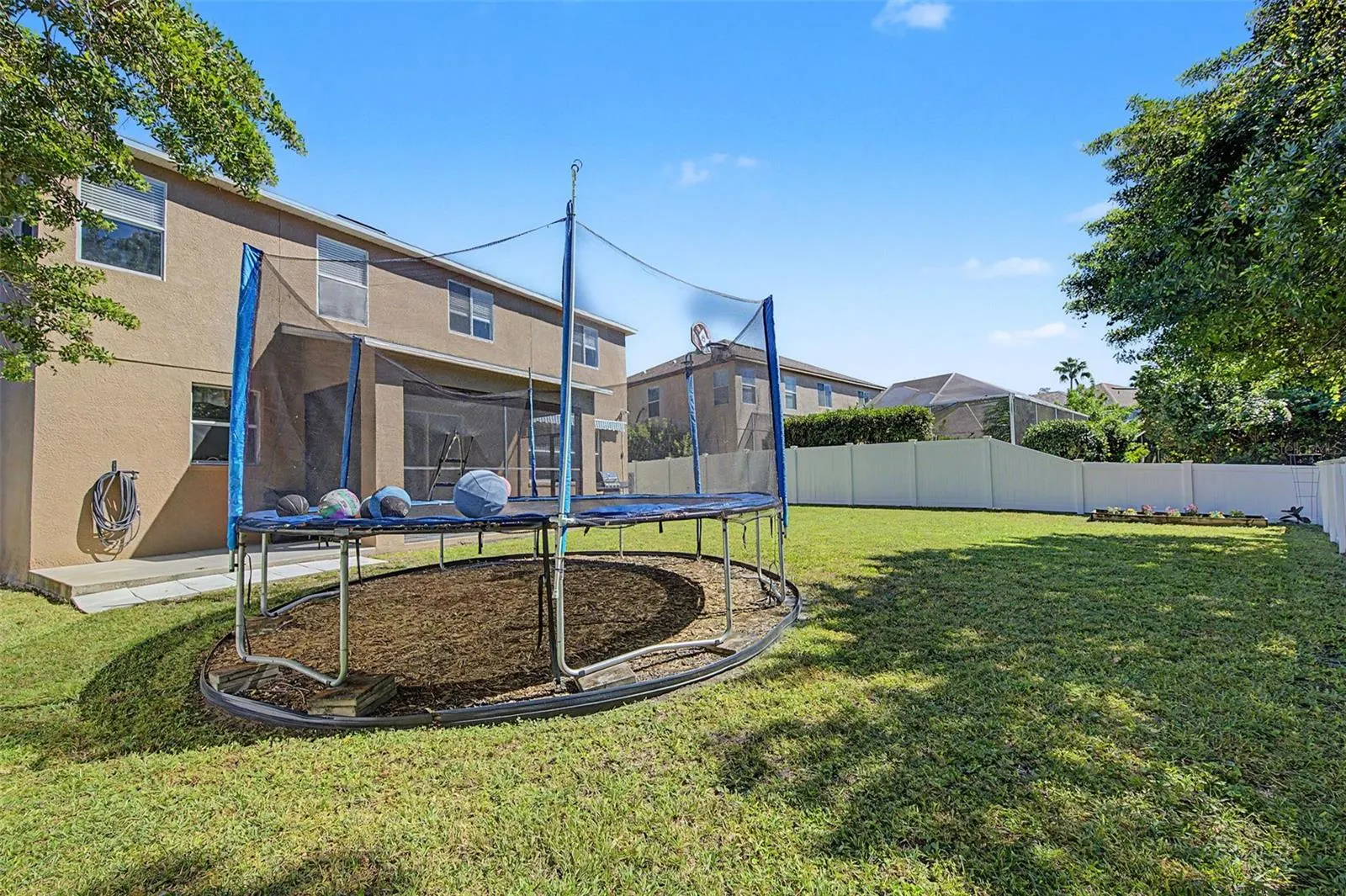 19266 FISHERMANS BEND DR