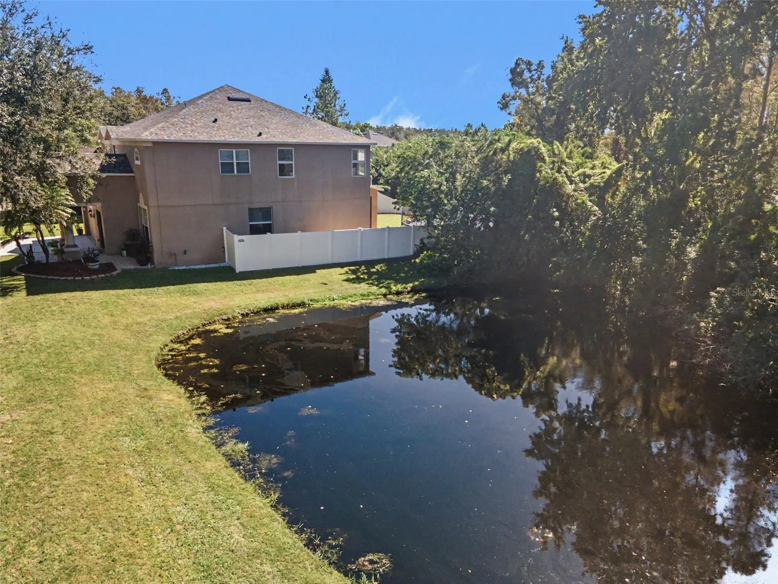 19266 FISHERMANS BEND DR