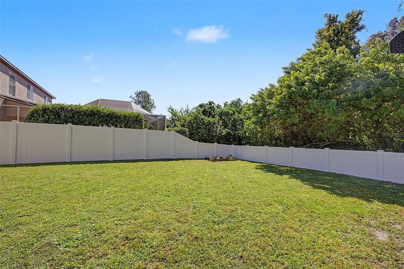19266 FISHERMANS BEND DR