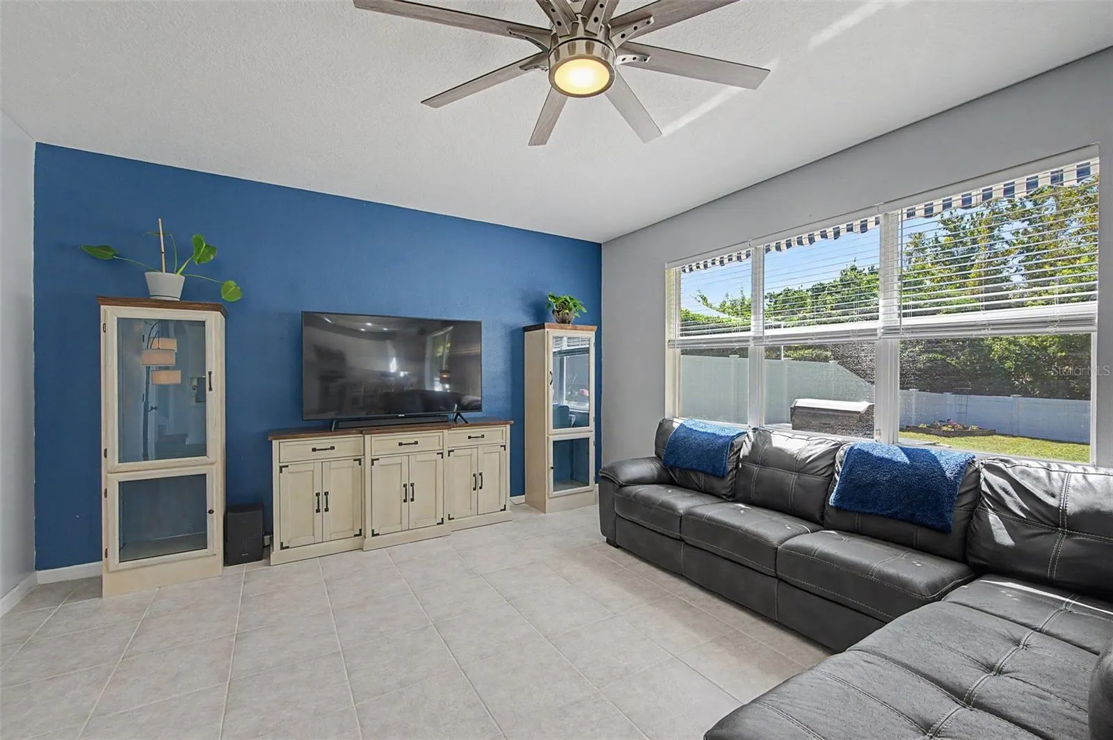 19266 FISHERMANS BEND DR