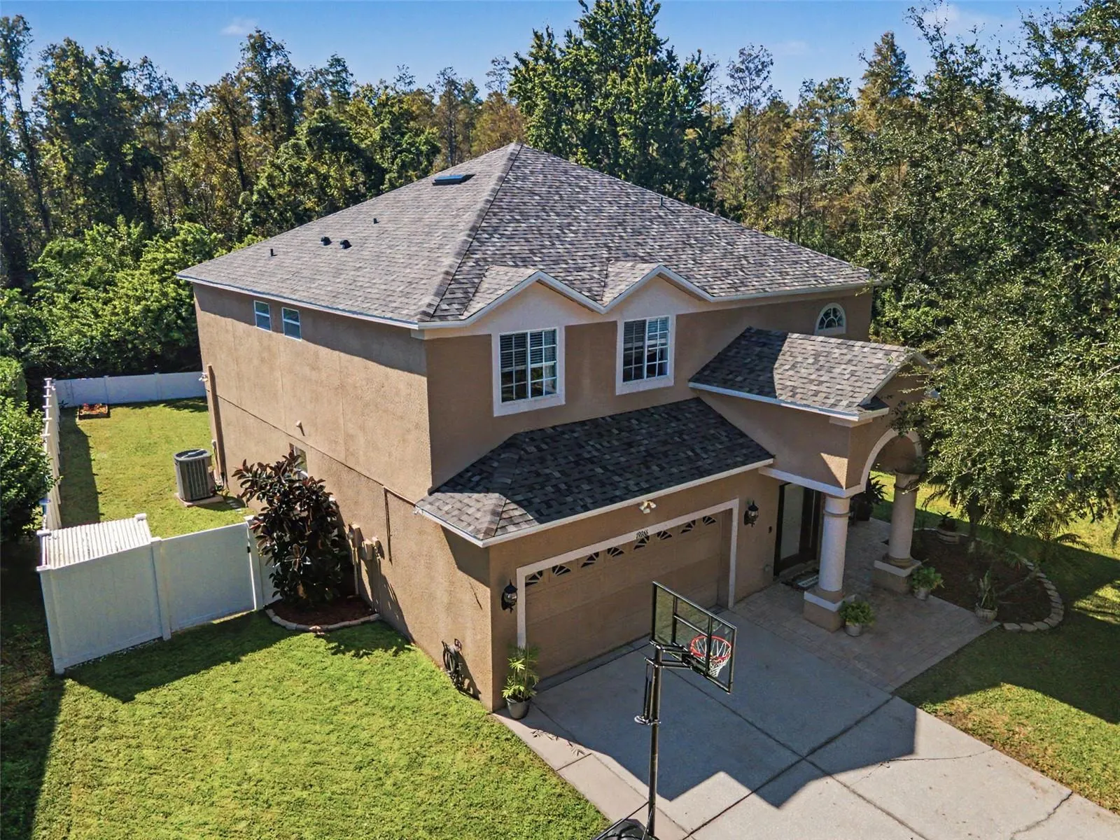 19266 FISHERMANS BEND DR