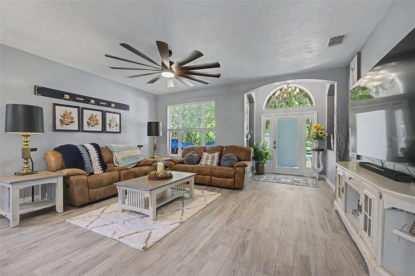 19266 FISHERMANS BEND DR