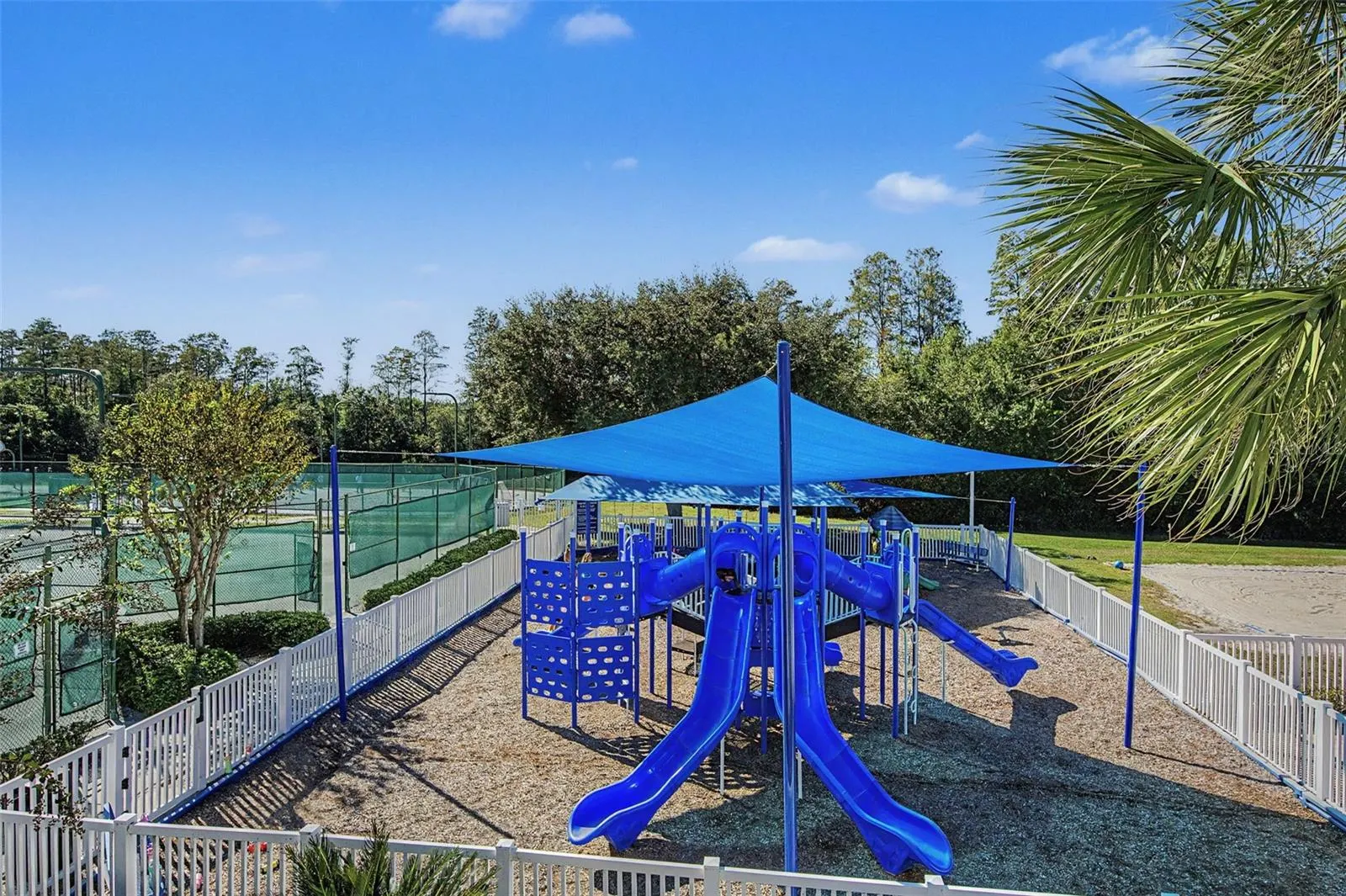19266 FISHERMANS BEND DR
