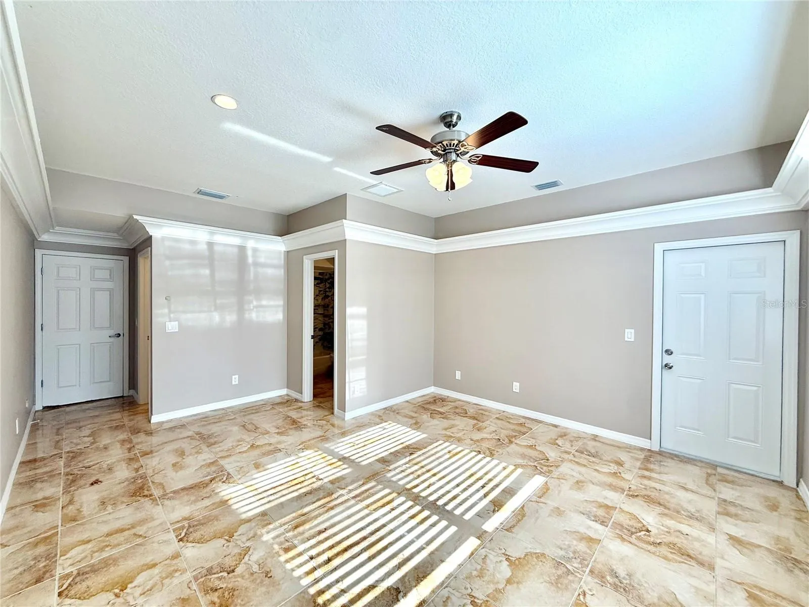 10334 LONGWOOD DR