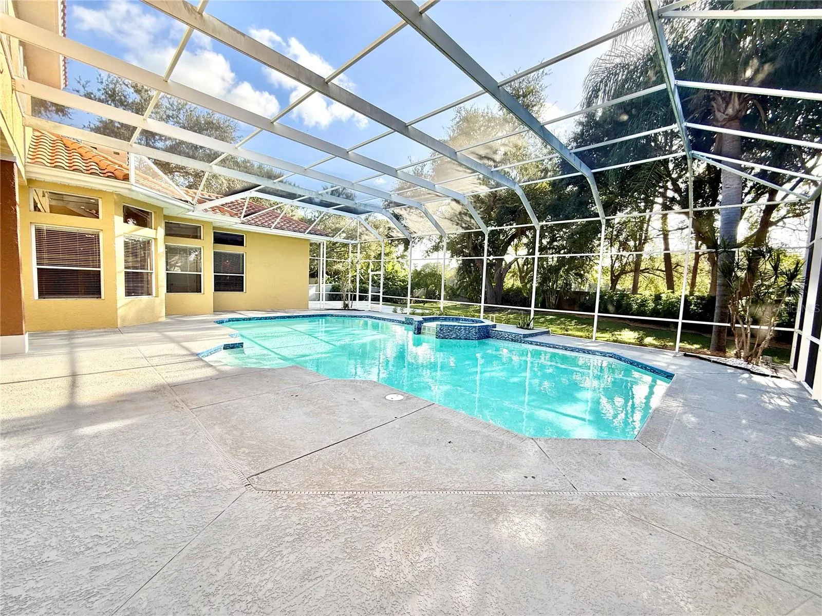 10334 LONGWOOD DR