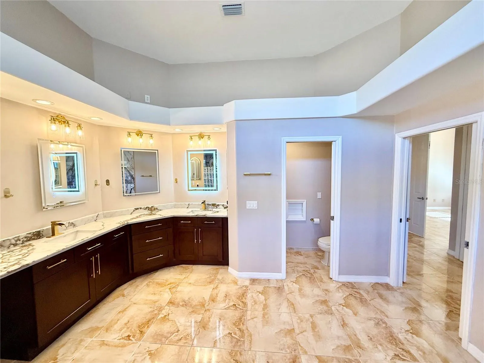10334 LONGWOOD DR