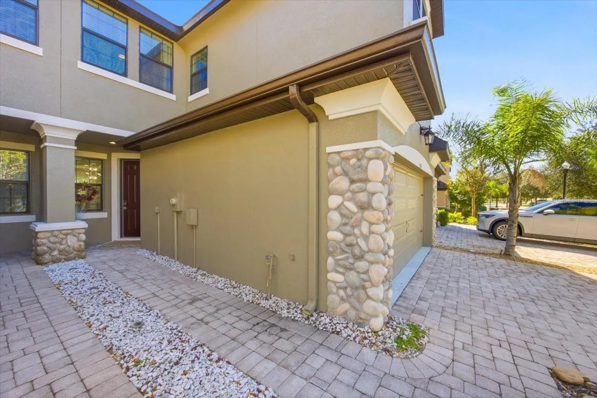 4868 WANDERING WAY