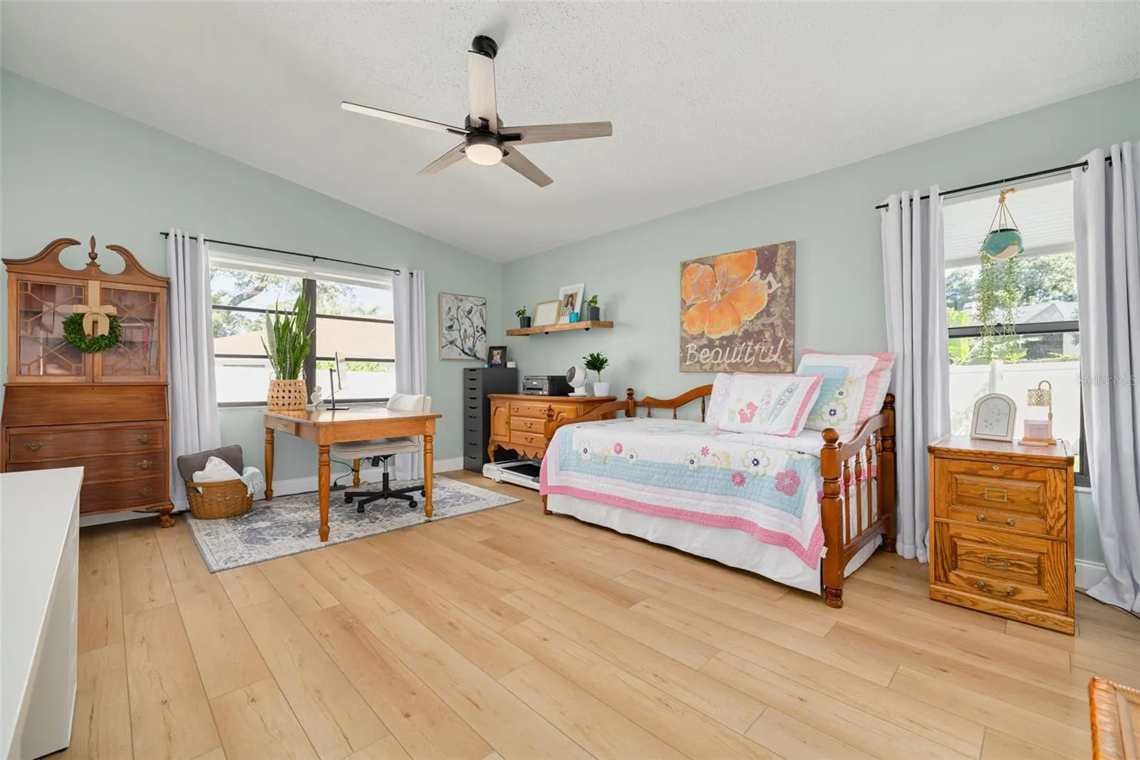 1496 TREETOP DR