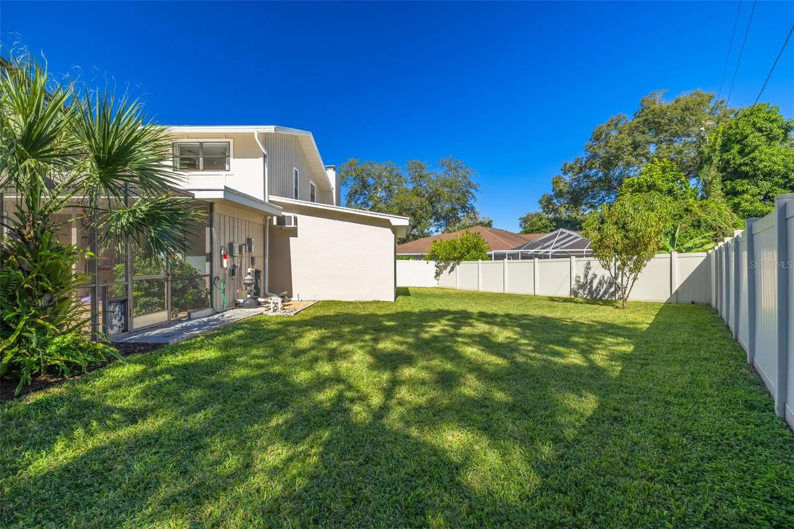 1496 TREETOP DR
