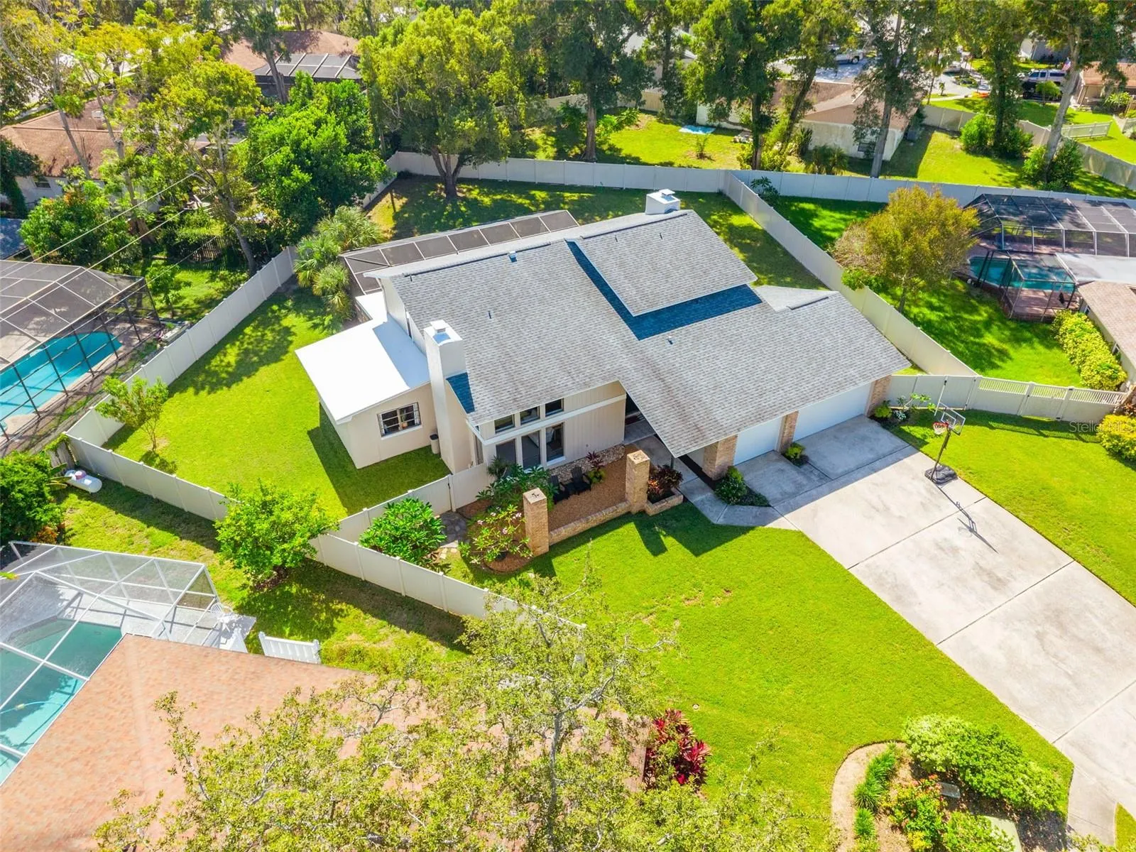 1496 TREETOP DR