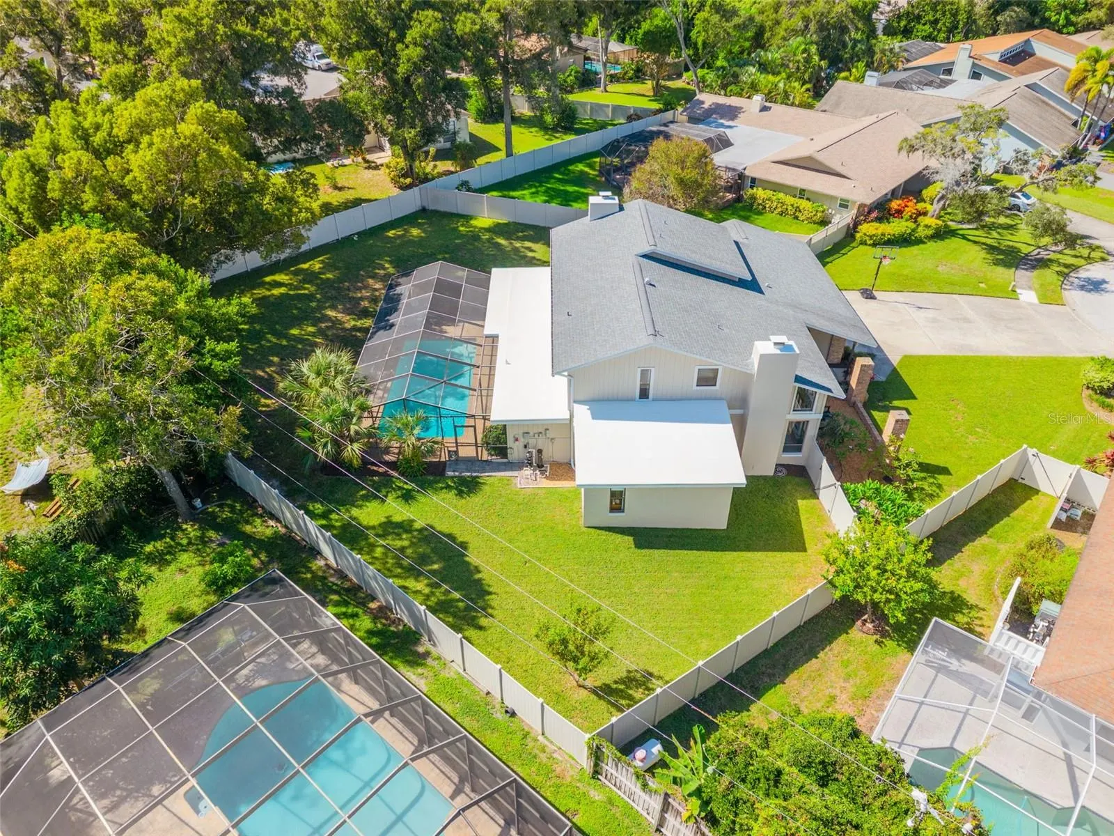 1496 TREETOP DR