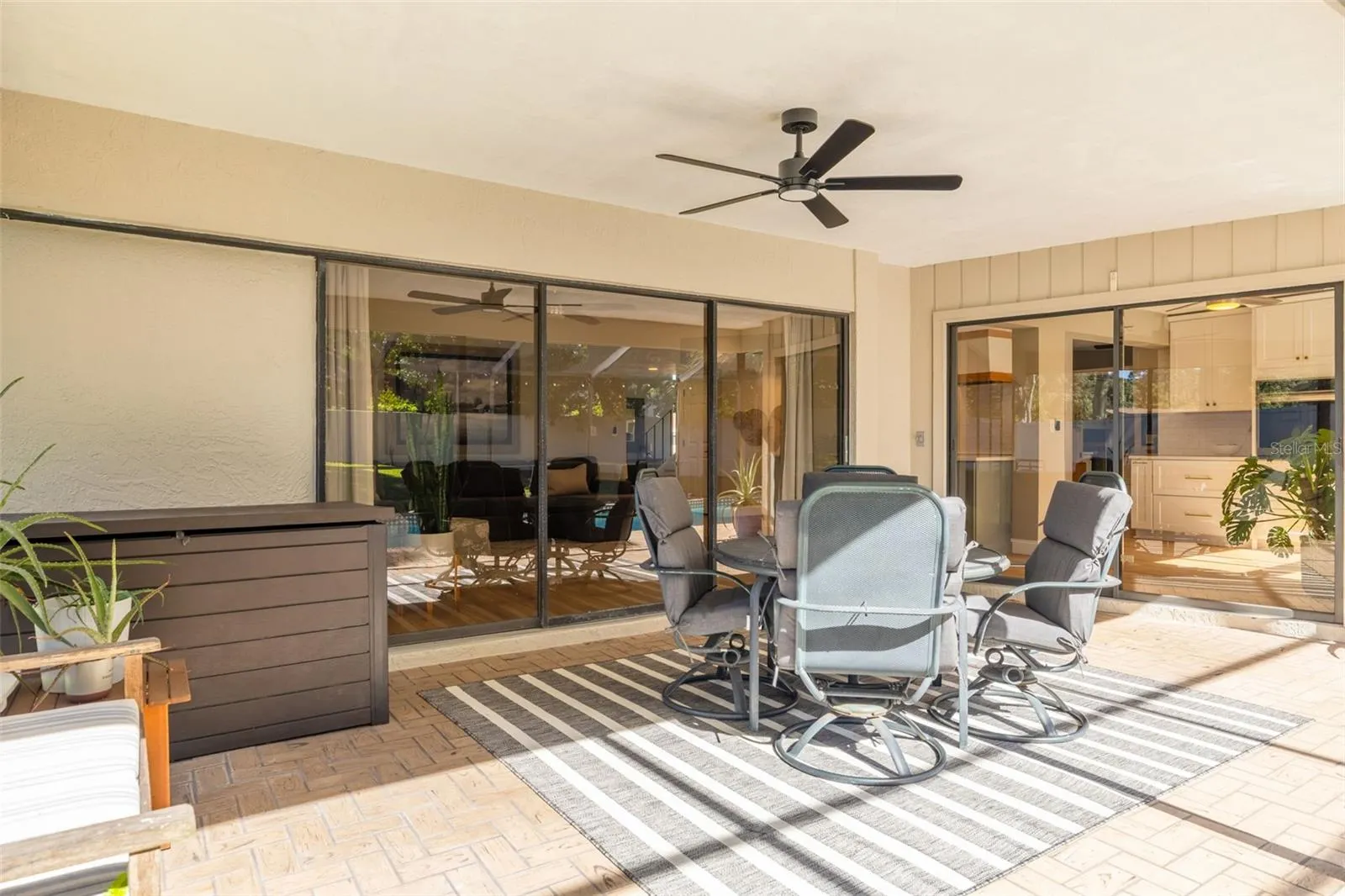 1496 TREETOP DR