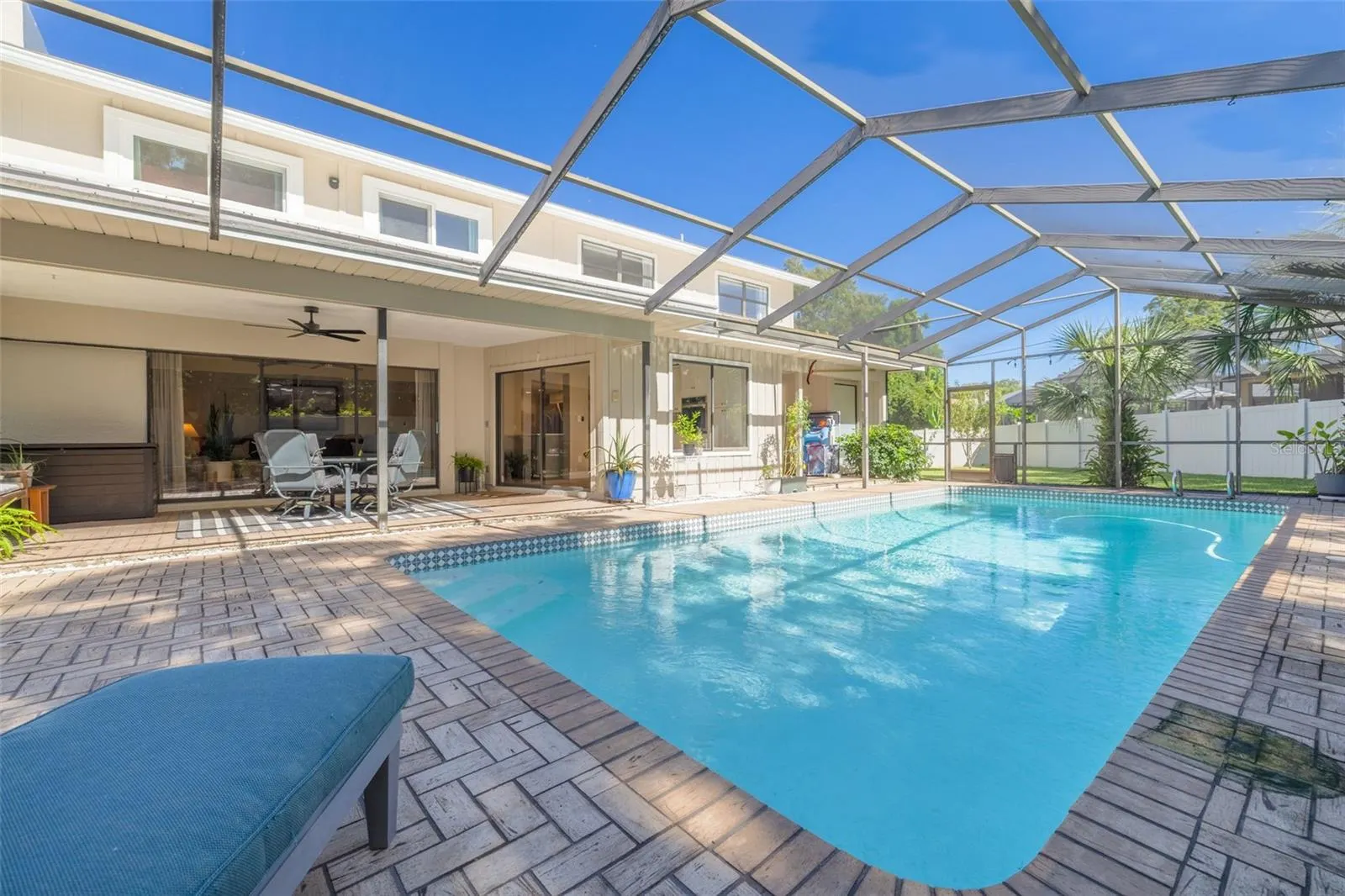 1496 TREETOP DR