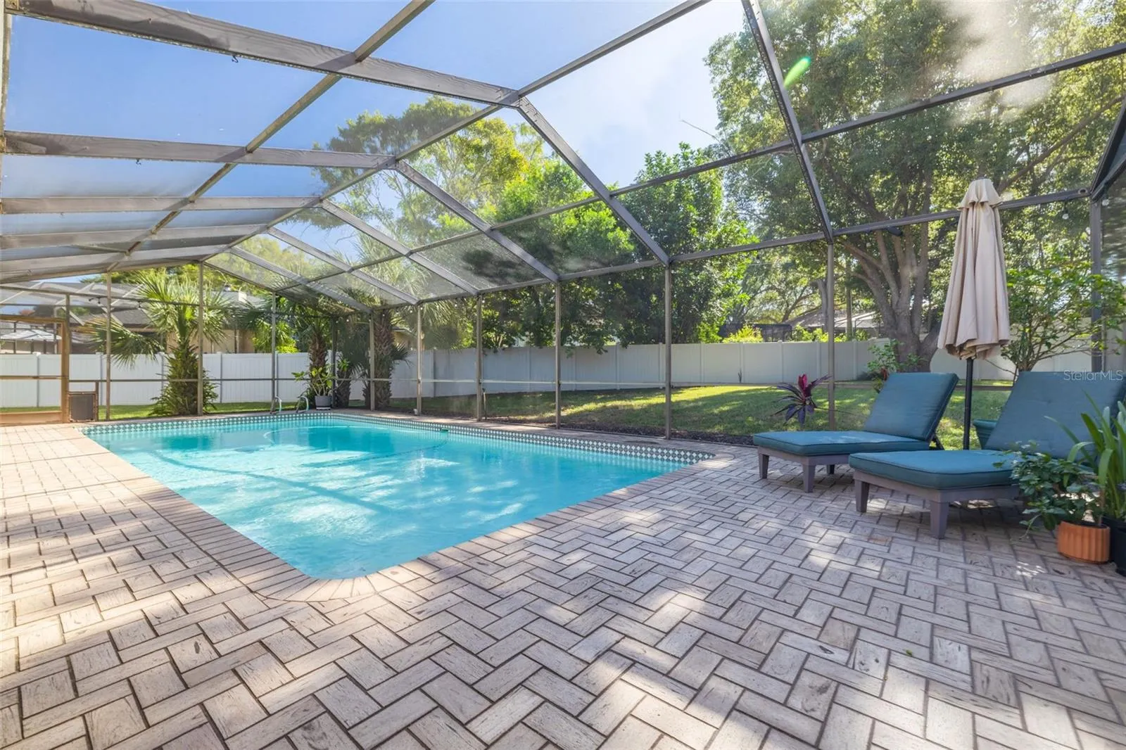 1496 TREETOP DR