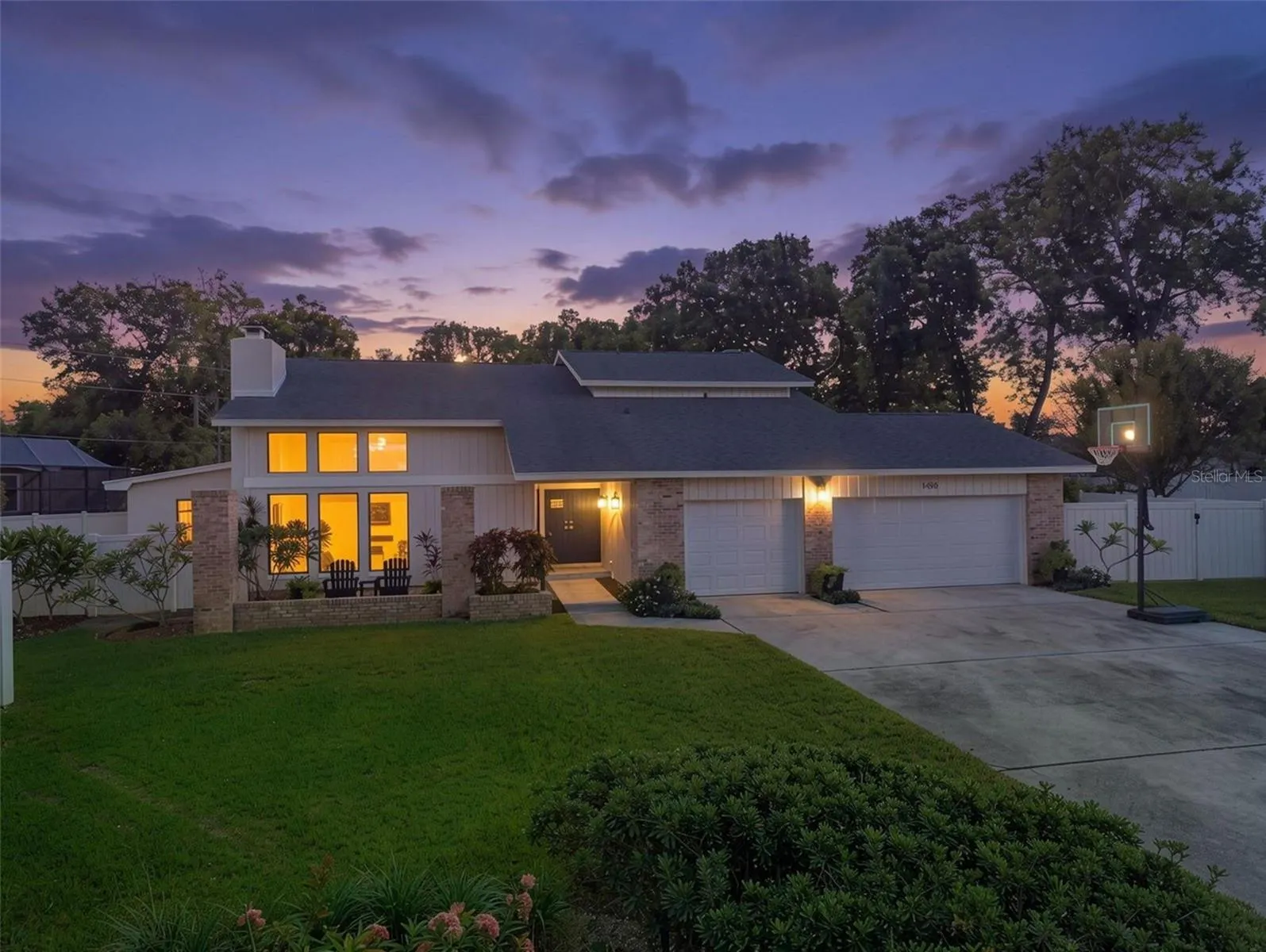 1496 TREETOP DR