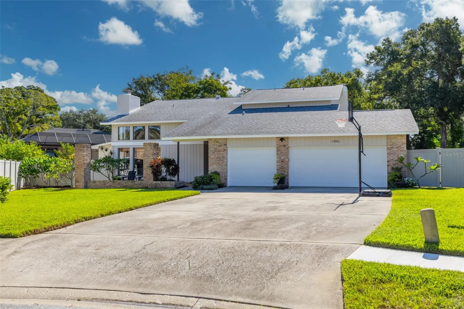 1496 TREETOP DR
