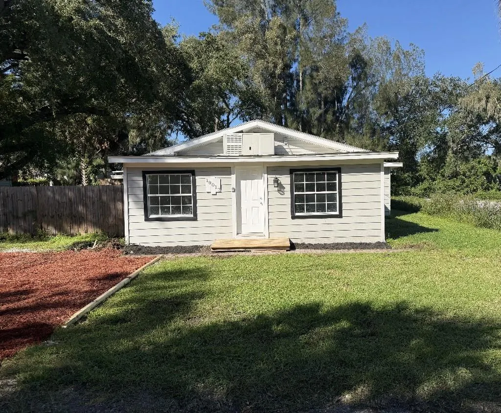 10017 LINDA ST