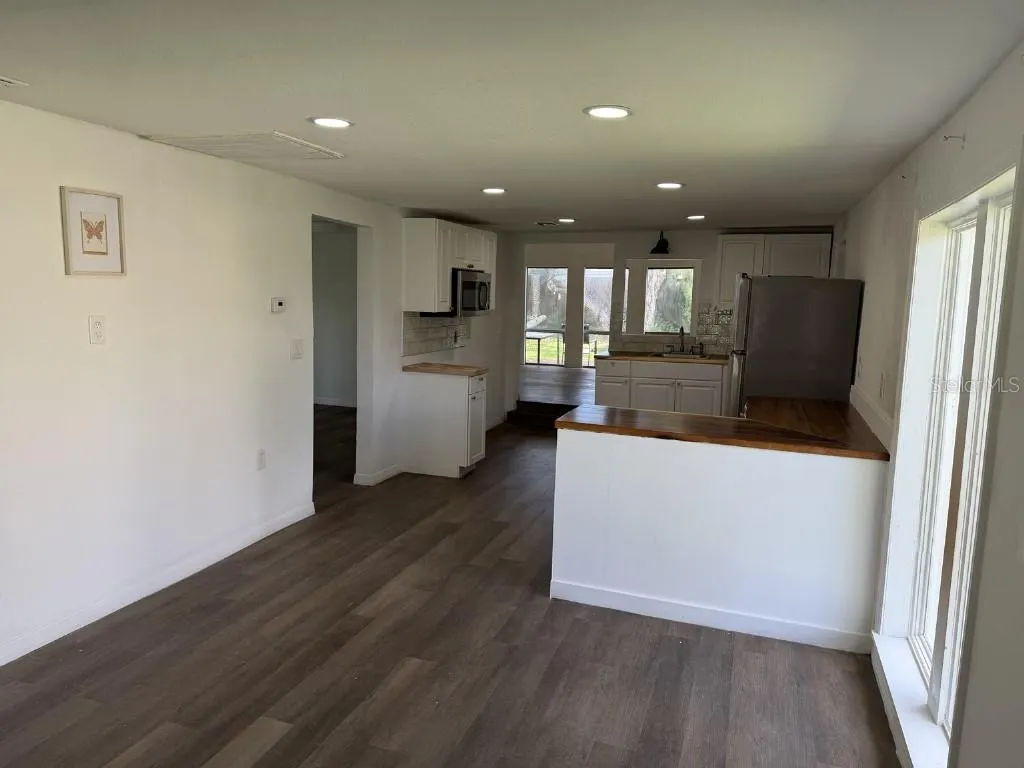 10017 LINDA ST