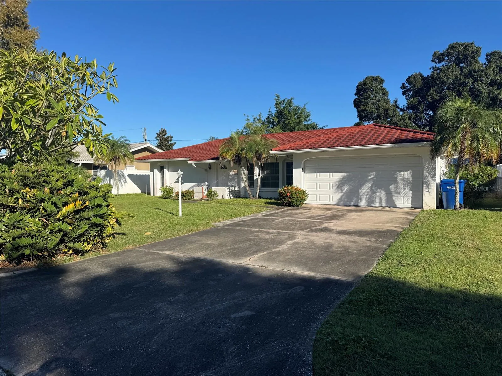 1640 KAY DR