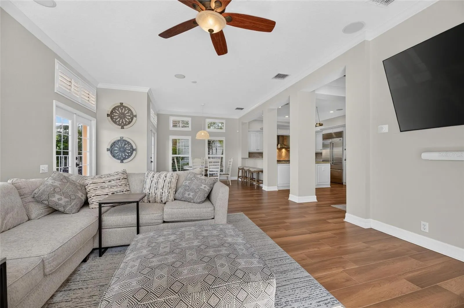 825 ISLEBAY DR