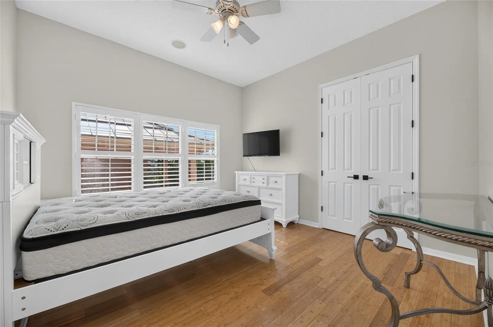 825 ISLEBAY DR